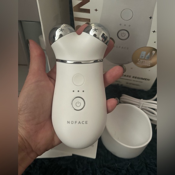 TRINITY+ Smart Advanced Facial Toning Routine - Picture 4 of 13